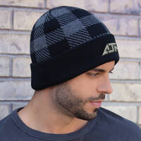 tuque-a-motifs-de-carreaux-1